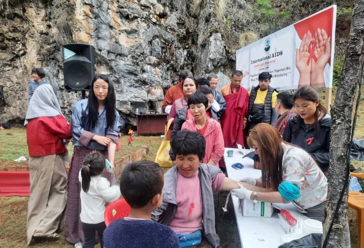 Puesto externo de análisis para la detección del VIH dentro de la campaña de erradicación del VIH en Bután de Calcuta Ondoan