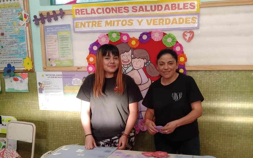 proyecto-fortalecimiento-mujeres-activando-07 2 mujeres integrantes del proyecto